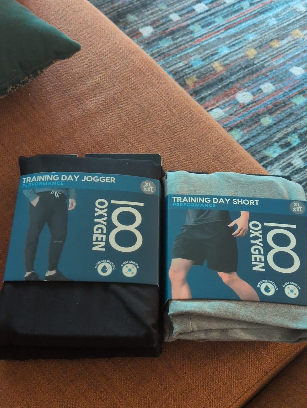 Set Of 2 NEW Training Day Jogger & Short Set - Black and Light Gray XL/XXL